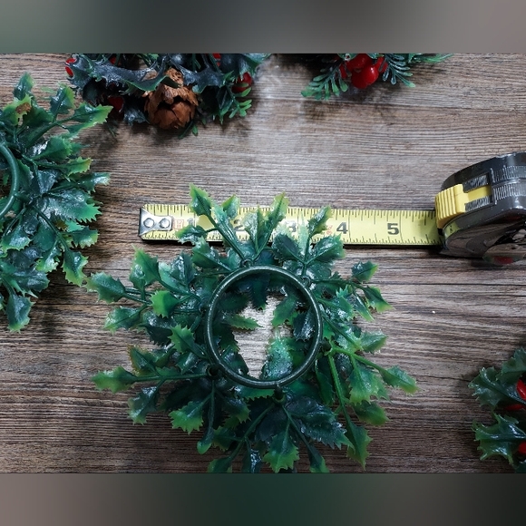Lot of 6 Vintage Plastic Christmas Taper Candle Ring Wreaths - Picture 6 of 8
